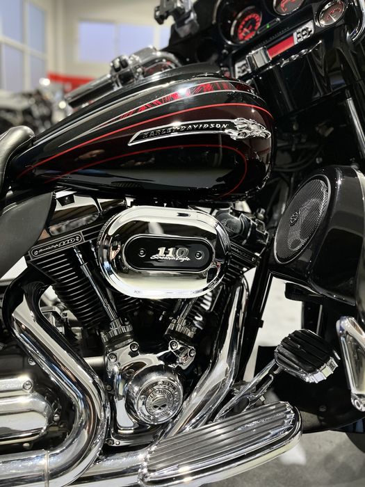 Harley Davidson CVO Street Glide 2011