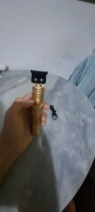 Promoção Gold máquina nova de cabelo e barba