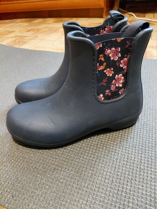 Чобітки crocs w6