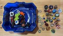 Beyblade _ lote de arena e beys