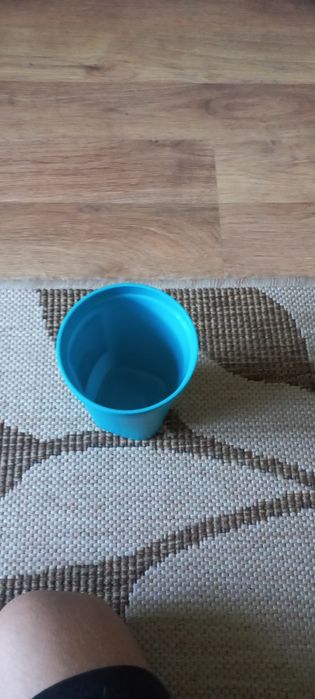 Podkładka i pojemniki na owoce oraz lunch