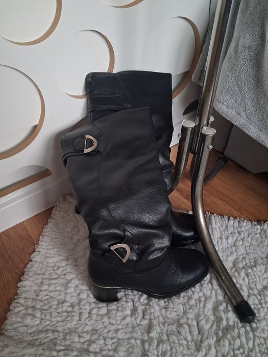 Czarne długie ocieplane kozaki