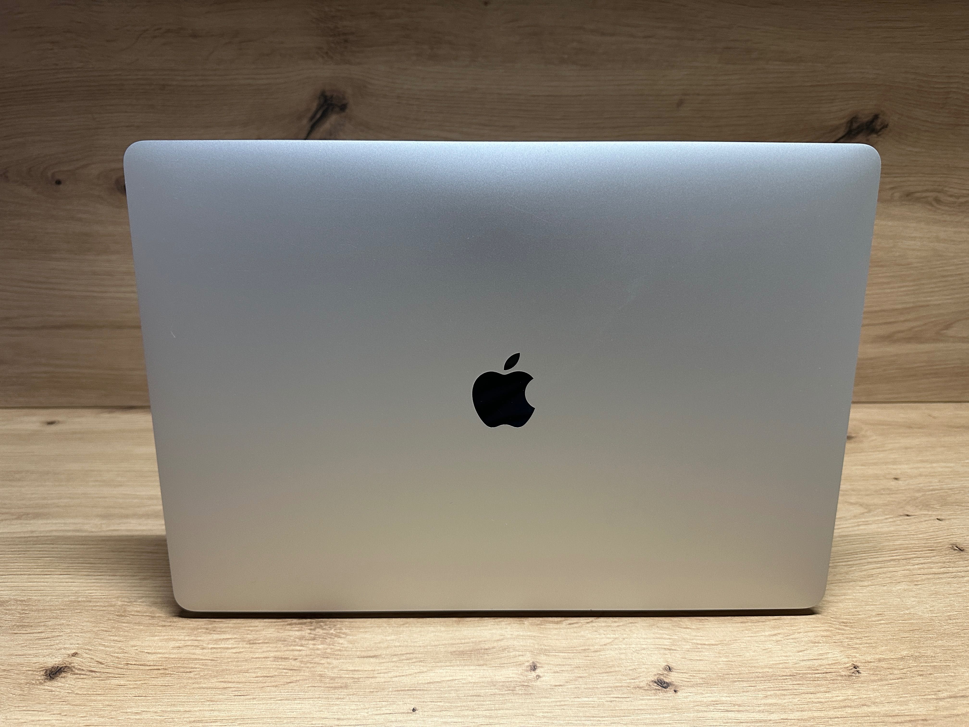 Оригінальний екран до Apple MacBook Pro 15 2018-2019 A1990 Silver