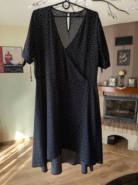 Sukienka w kropki 46