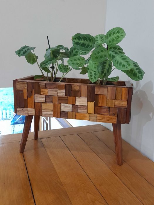 Artesanato floreiras  em madeira