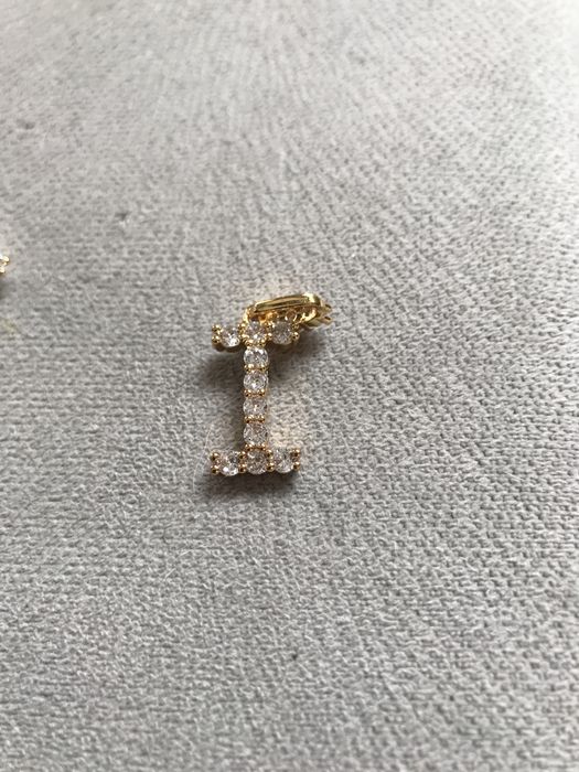 Pendentes letras douradas com brilhantes p/ colar