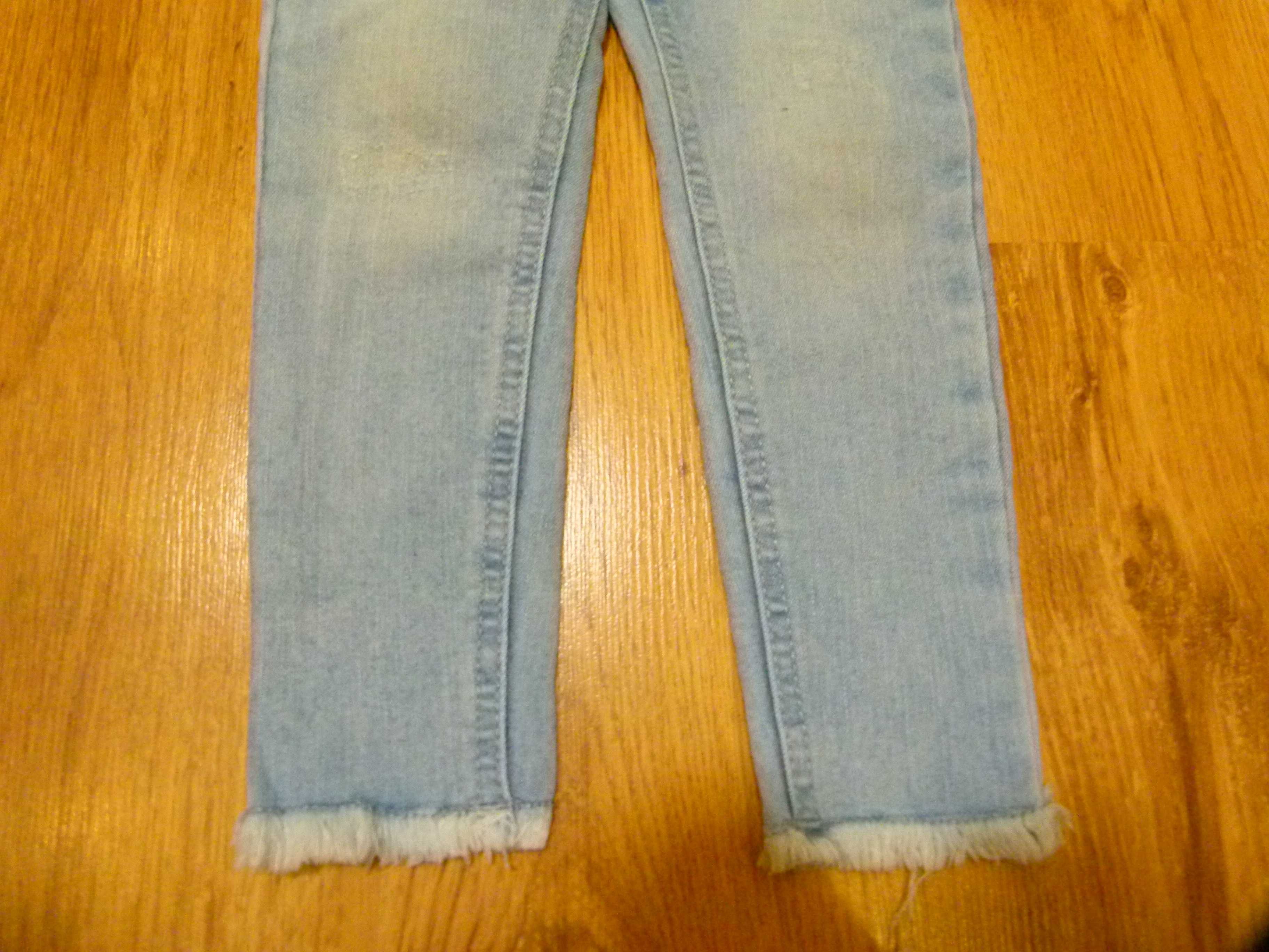 rozm 104 Primark spodnie jeans jegginsy jasne