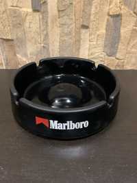 Cinzeiro Antigo da Marlboro em Preto