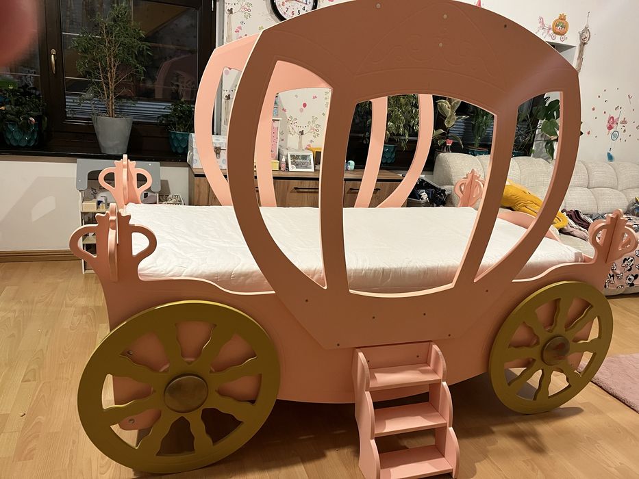 Lóżko drewniane dla dziewczynki