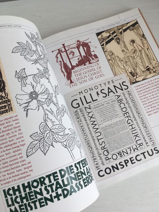 Livro "Logo font and lettering bible"