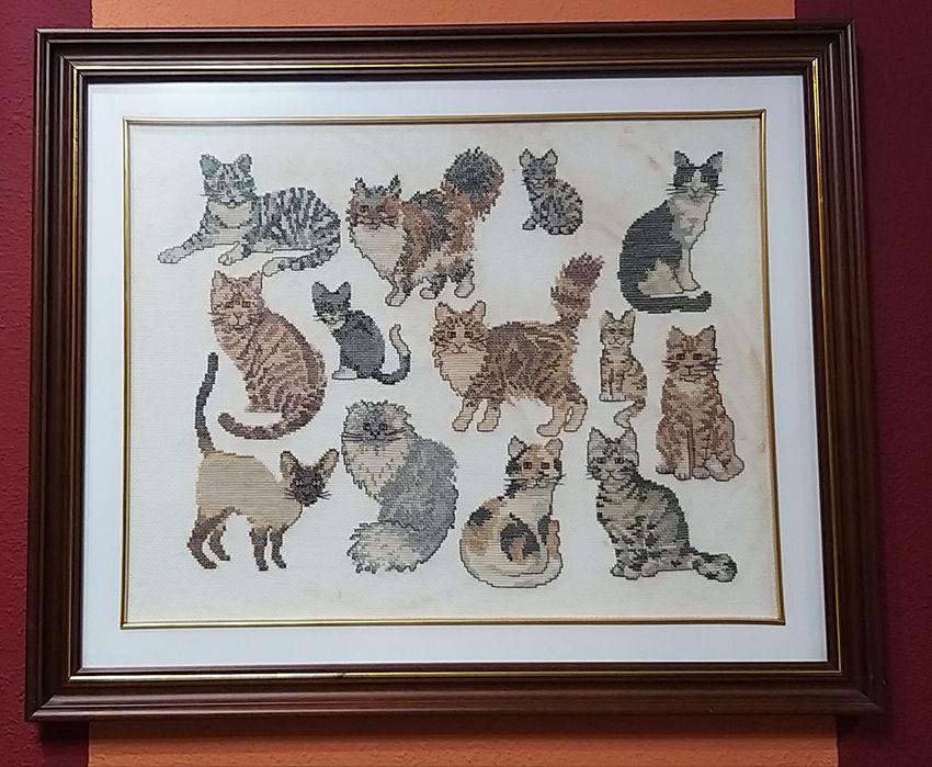 Quadro com gatos, em ponto cruz.