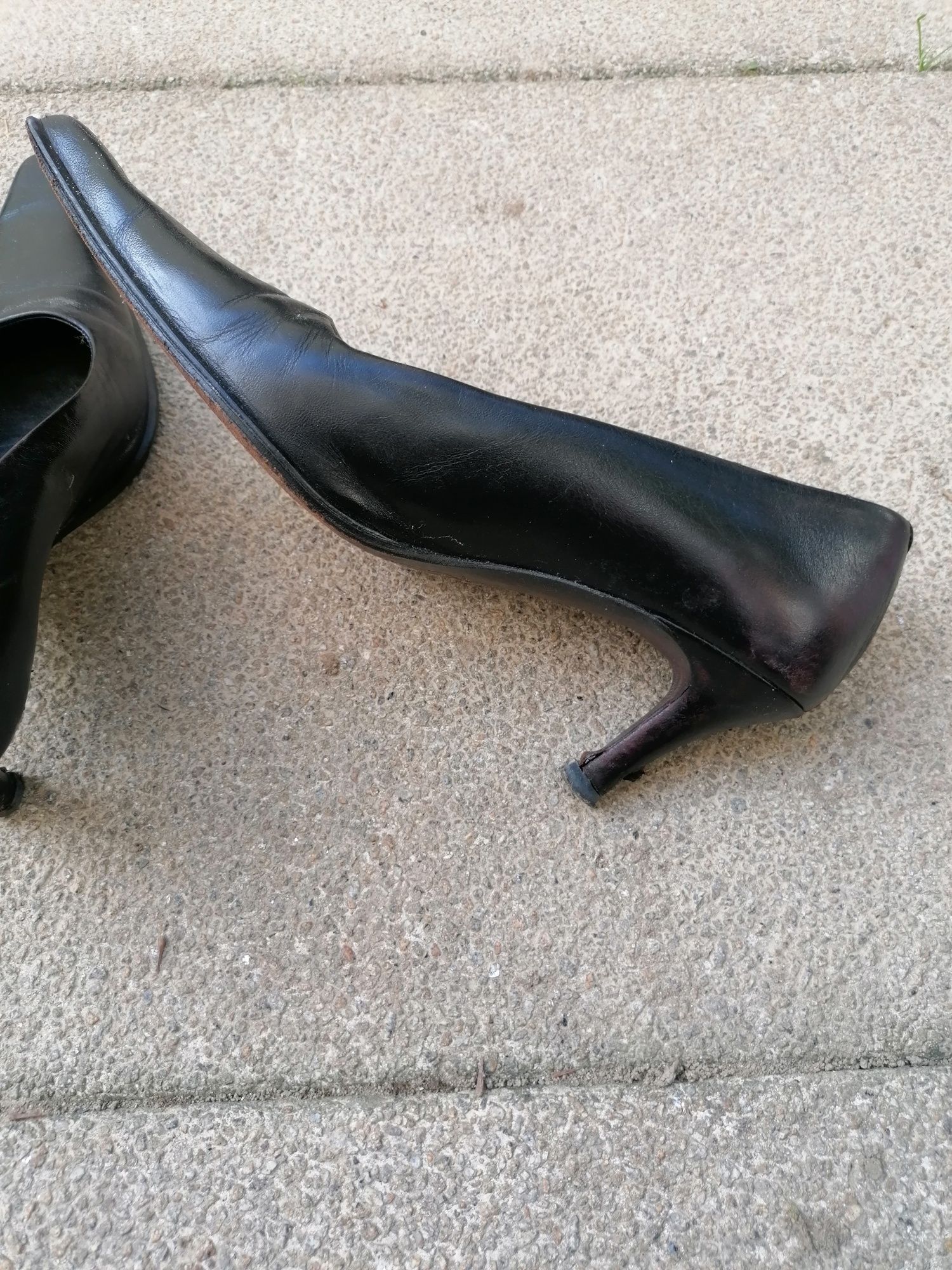 Sapatos Pretos Elegantes – Salto Alto | Tamanho 39