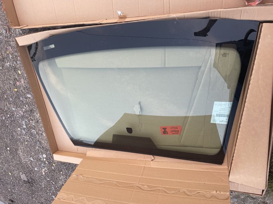 Вітрове скло (лобове) Suzuki grand vitara