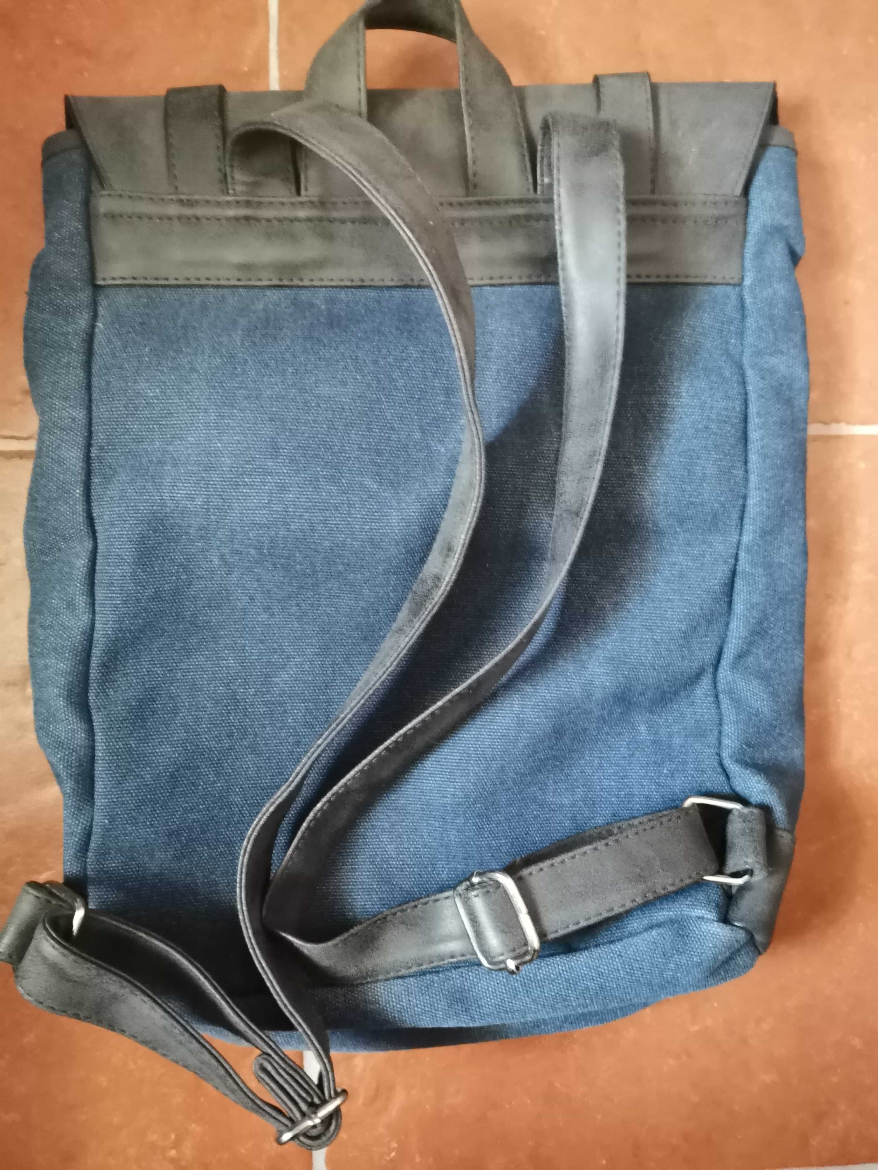 Mochila Sfera azul e preta