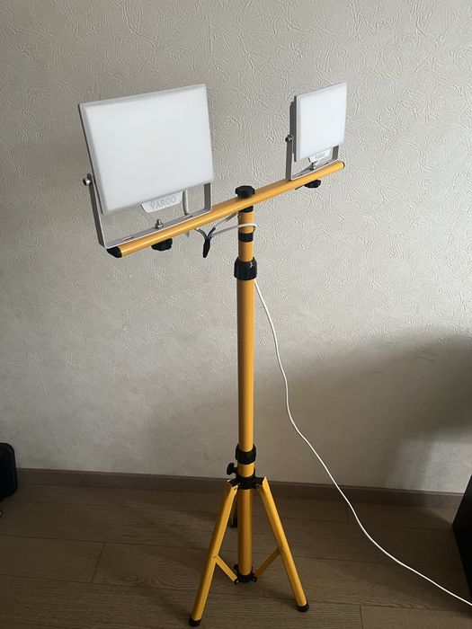 Стойка, штатив, прожектор 30w и 50w