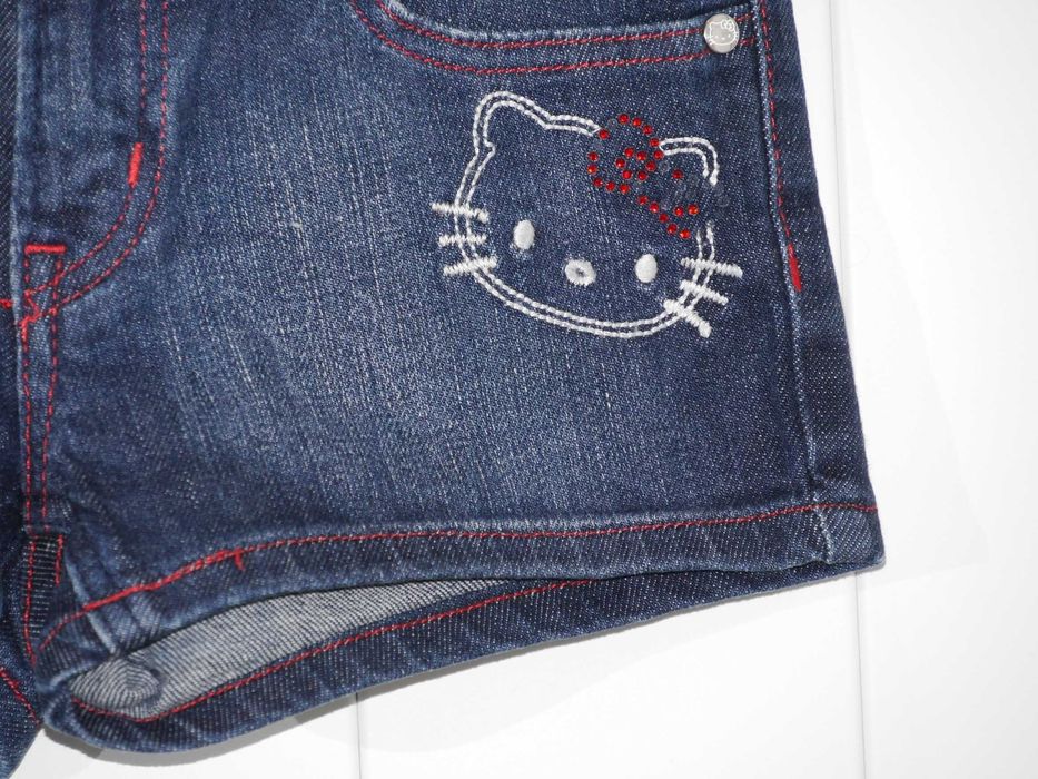 H&M Hello Kitty spodenki 110 116