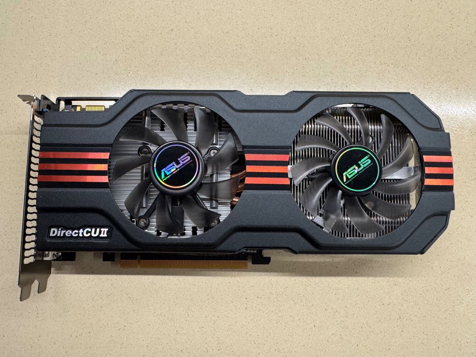 Відеокарта Asus GeForce GTX 560 DCII