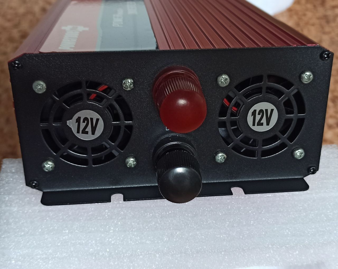 Инвертор  Power One 12V-220V 4000 Вт с USB