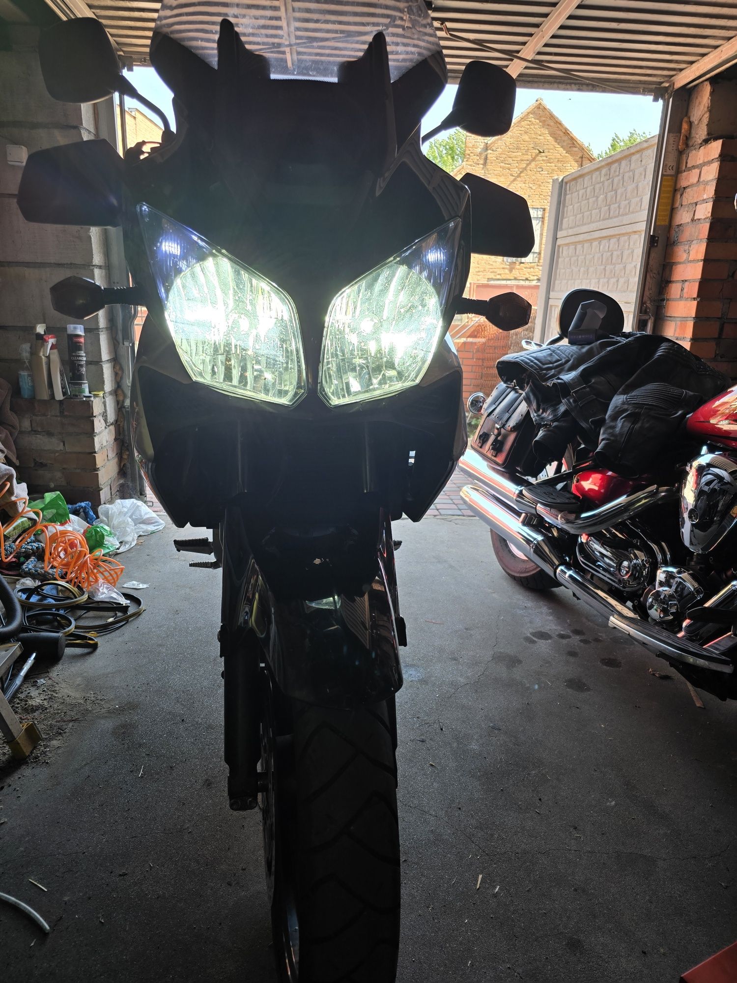 Suzuki v-strom 1000, 2004