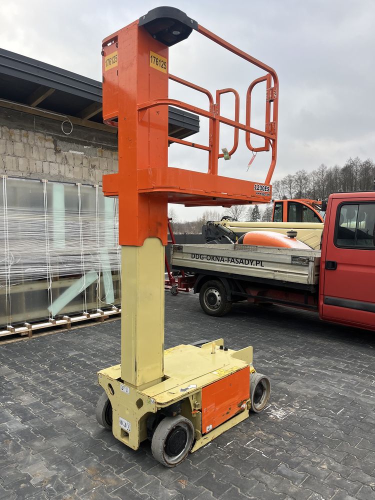 Wynajem podnosnika nożycowego- kolumnowego JLG 1230