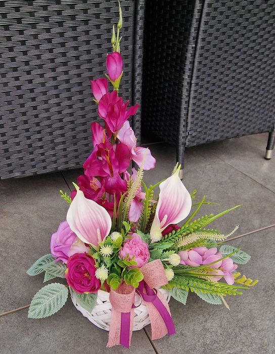 Kompozycja kwiatowa na grób cmentarz stroik ikebana Z190