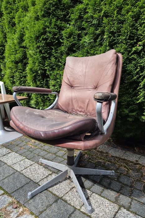 Fotel do odrestaurowania PRL