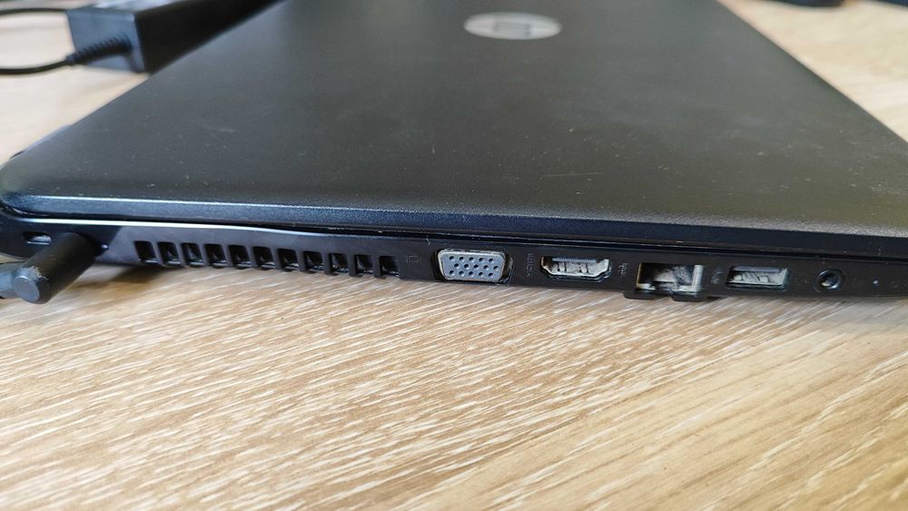 Ноутбук Hp 250 g3 повністю робочий