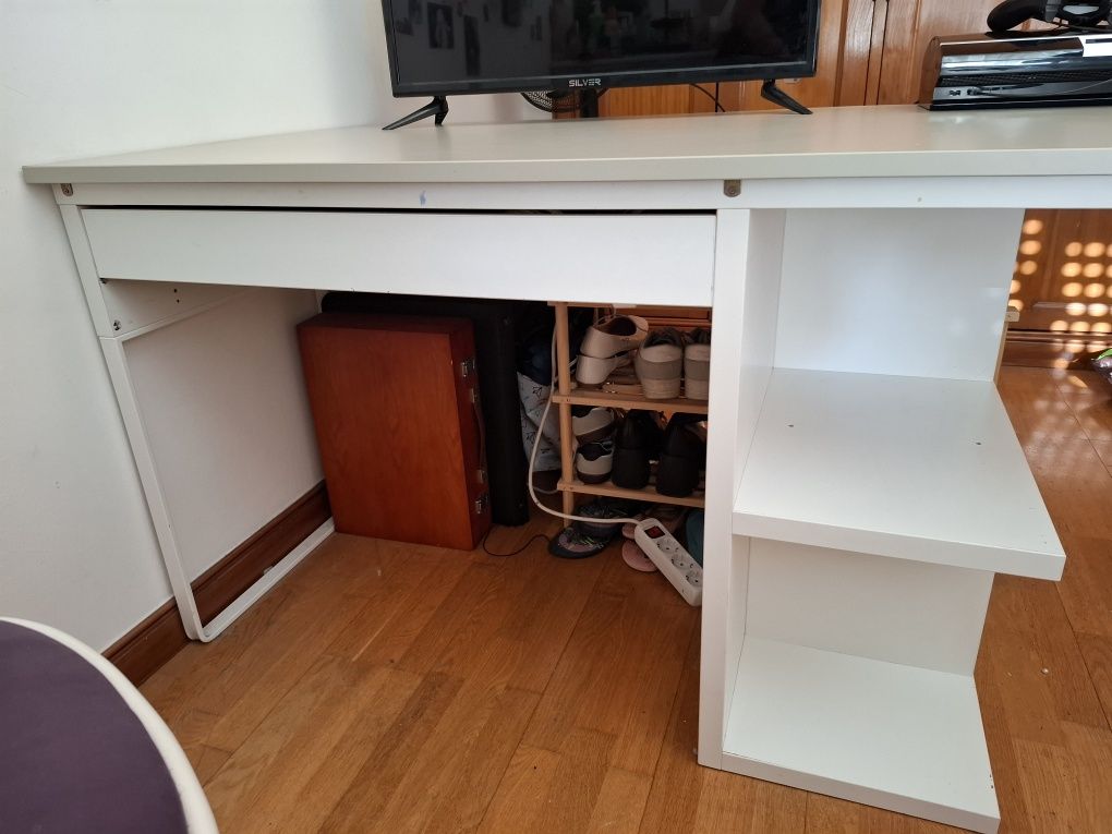 Secretaria Ikea com tampo maior 1,40x80