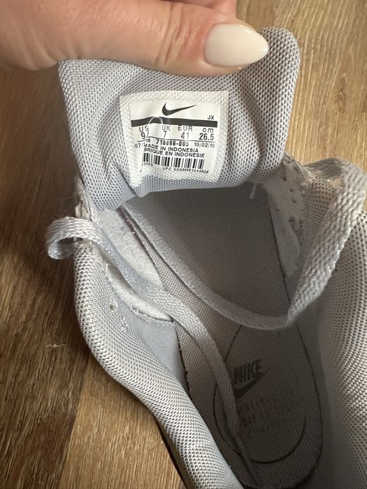 Кросівки Nike p41 устілка 26,5см