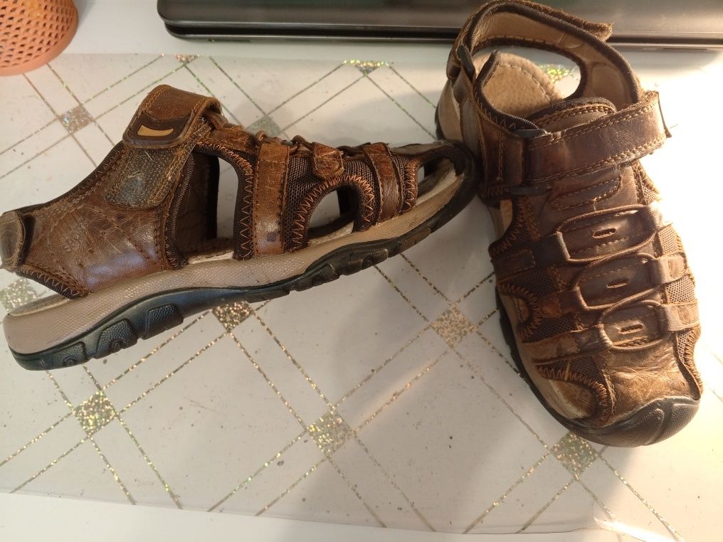 Босоножки сандали ( кожа) размер 35 на мальчика