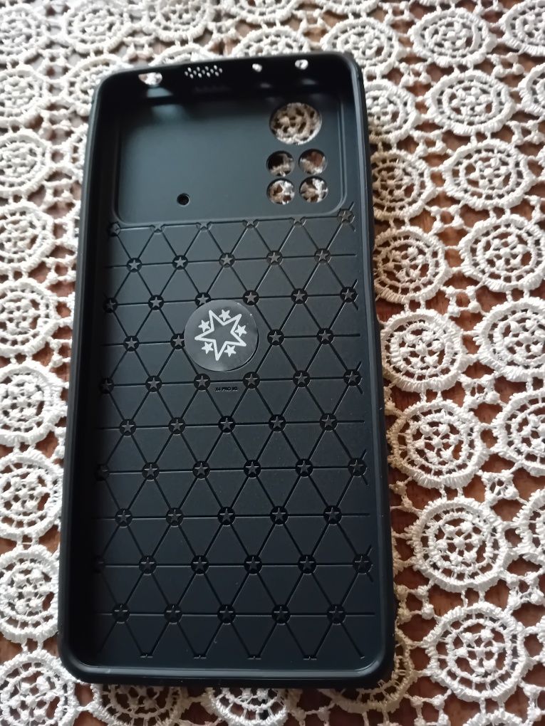 Etui z magnesem poco x4pro