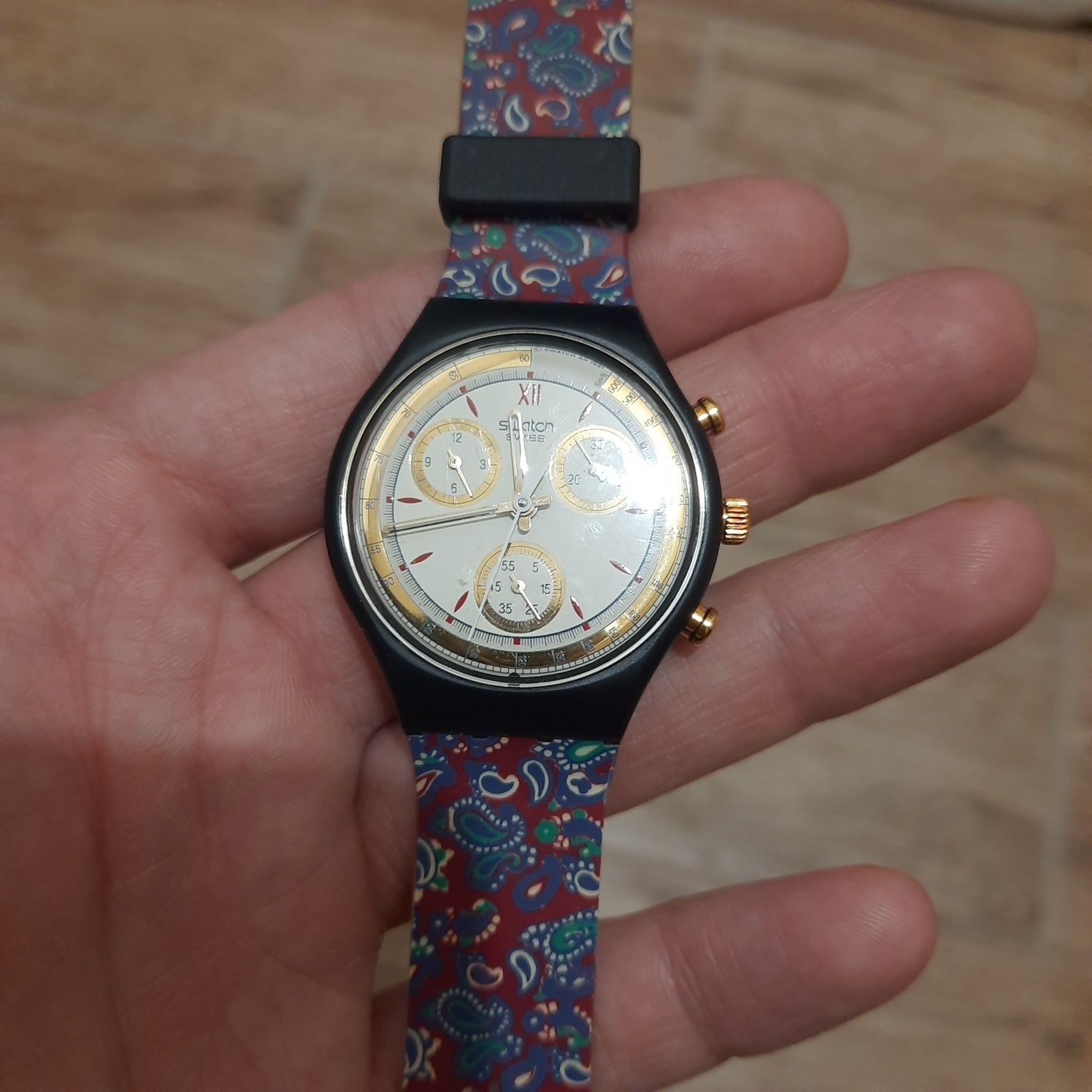 Часы наручные Swatch Chrono Vintage SCB108