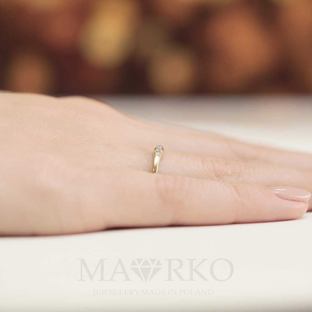 Złoty pierścionek zaręczynowy 585 (14K) z brylantami 0,02ct roz. 21