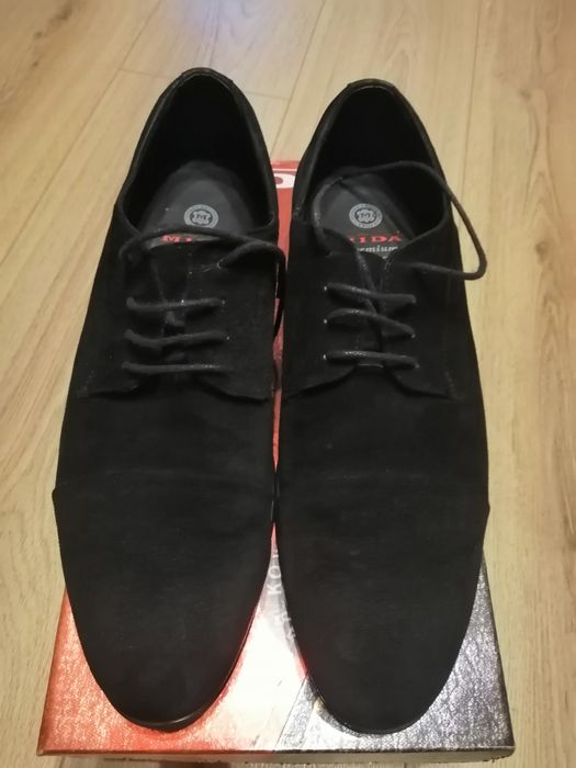 Продам замшеві туфлі  "MIDA"