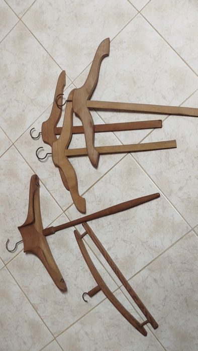 5 cabides de madeira anos 30
