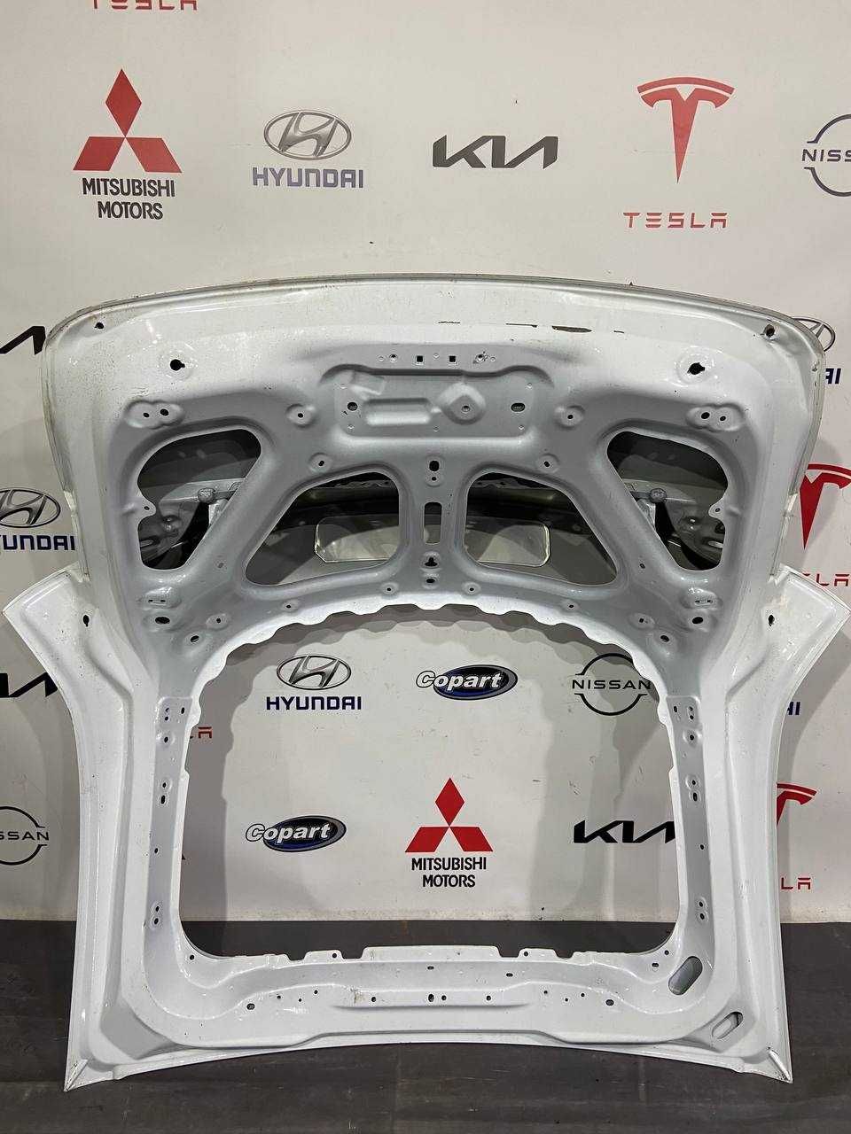 Кришка багажника Ляда Tesla Model Y 1493410-EC-A оригінал б/в