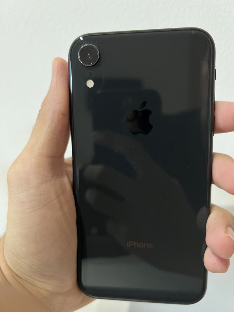 Iphone XR 64 Gb usado + 1 capa nova verde