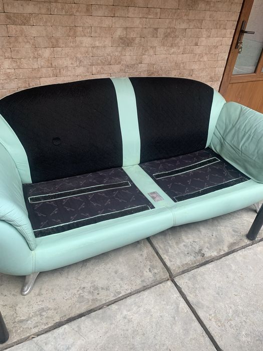 Шкіряний диван. Привезений з Європи. Розміри в описі.