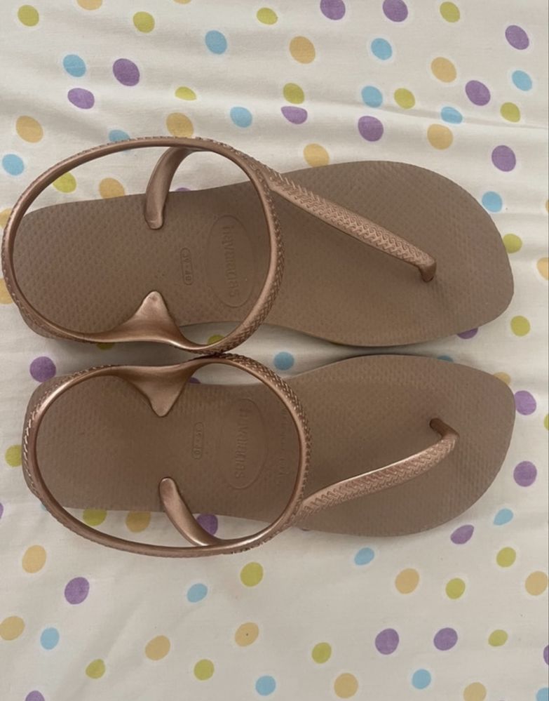 Chinelas havainas