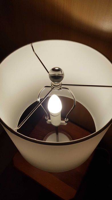 Lampa  stołowa z abażurem