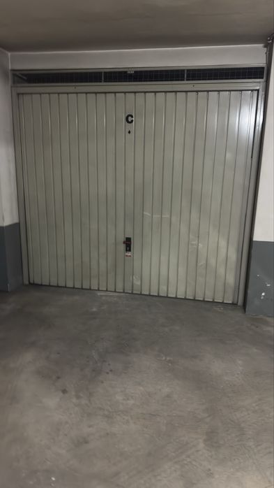 Vendo Garagem com portao automatico