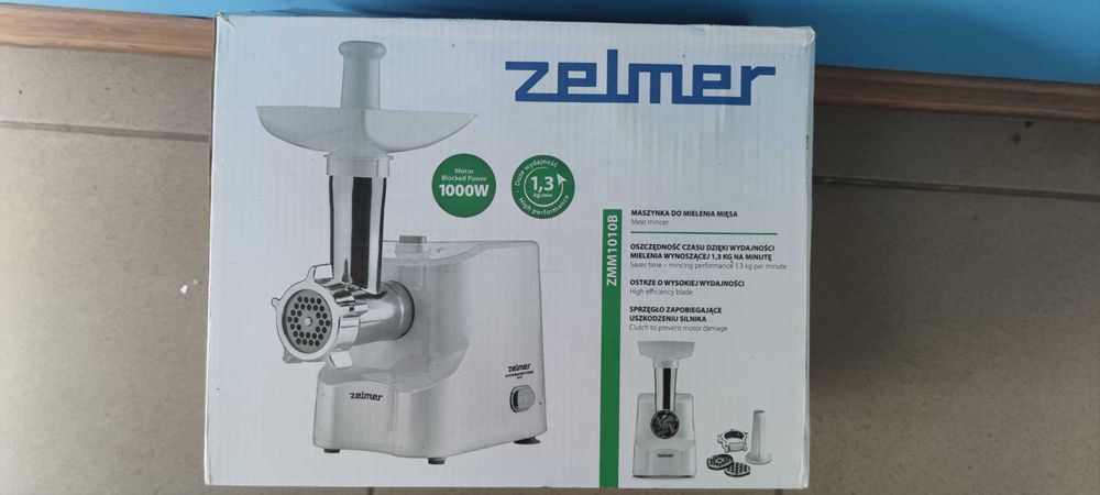 М'ясорубка ZELMER ZMM1010B