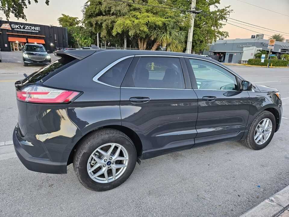 2021   Ford Edge