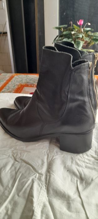 Весняні шкіряні ботіночки 38.5
