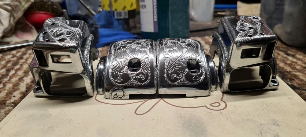 Grawerowane pokrywy sprzęgła ,obudowy przełączników  Harley-Davidson,