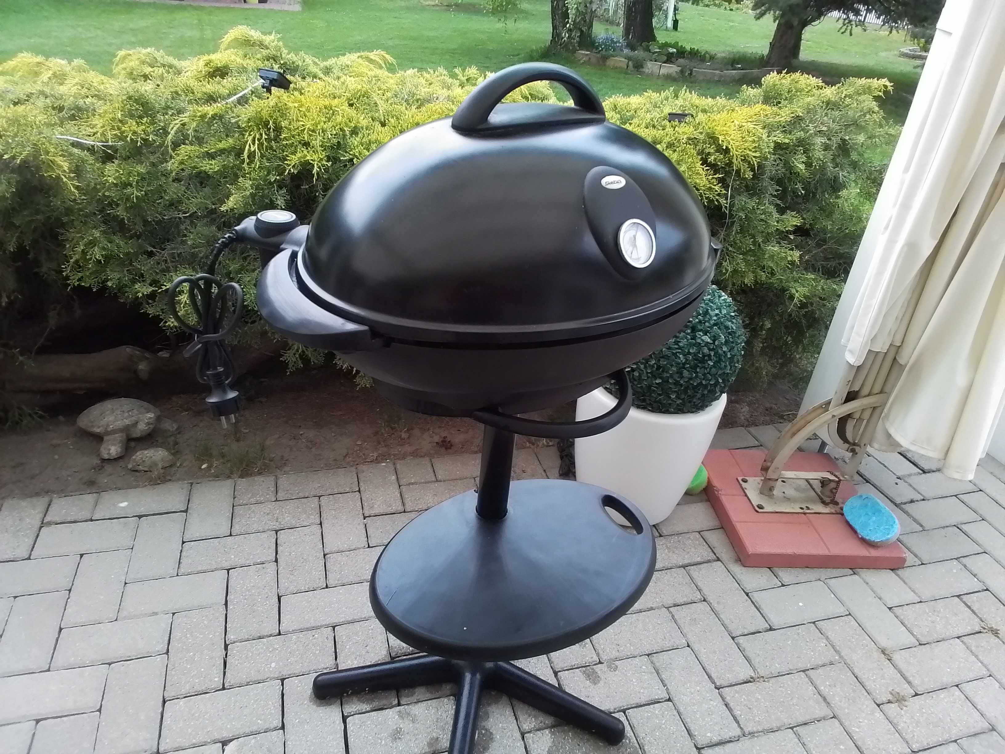 Grill ogrodowy elektryczny firmy STEBA VG 350