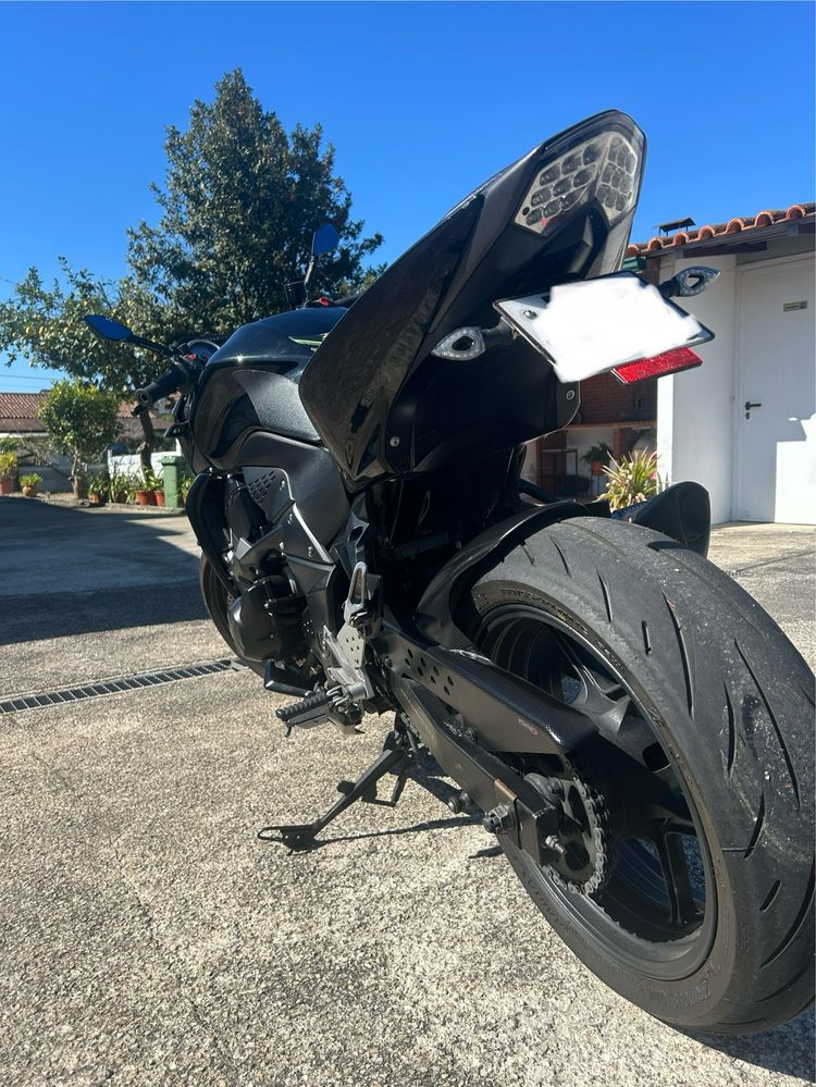 Kawazaki Z-750 black edition muitos extras