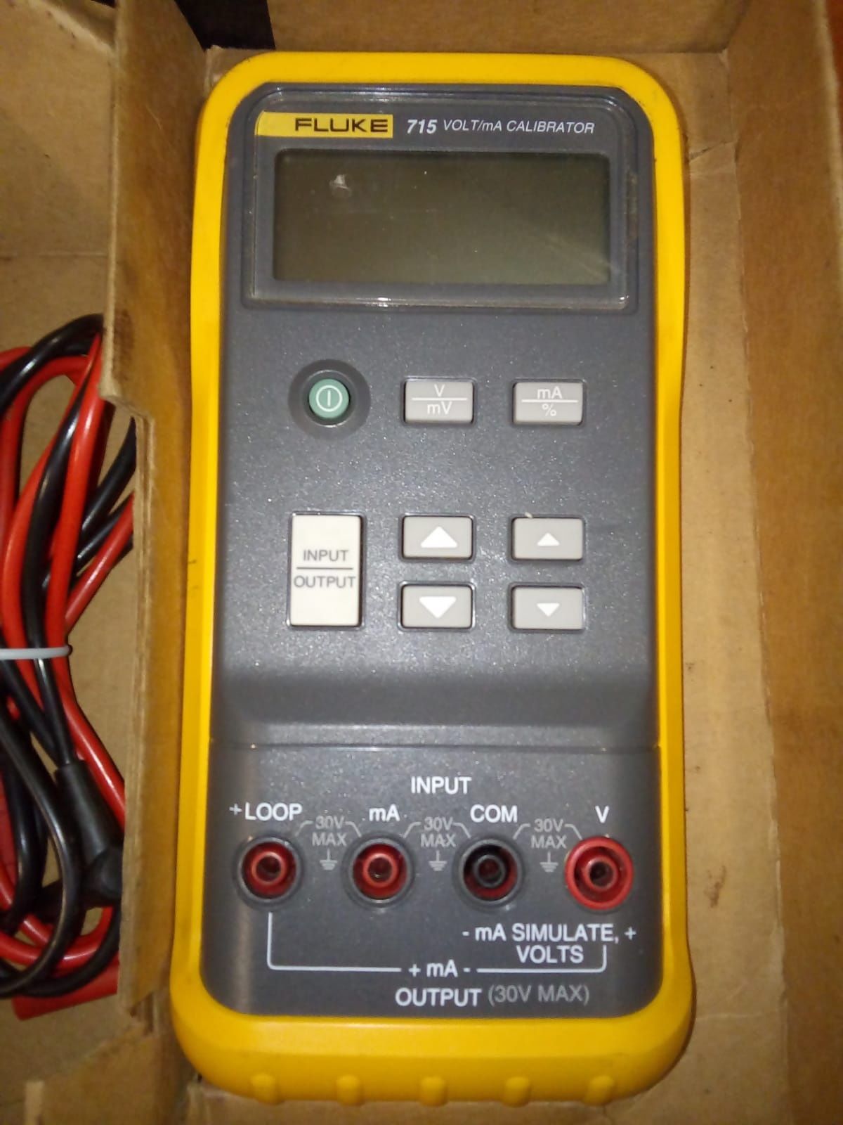 Fluke 715 Voltma calibrador