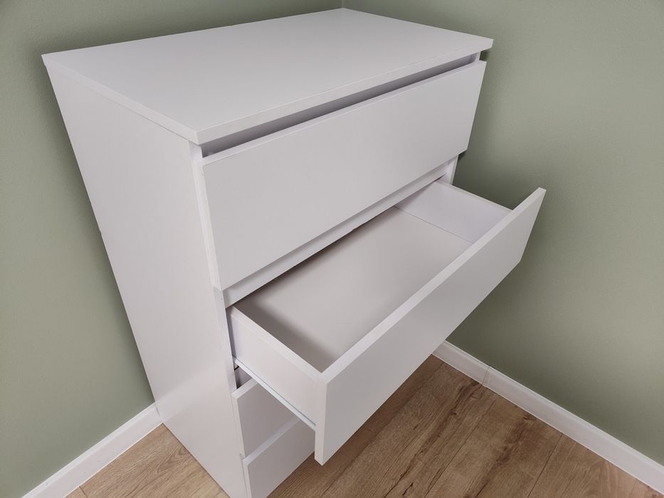 Komoda z szufladami biała