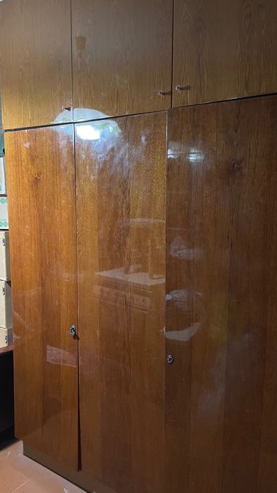 Шафа трьохдверна з антресолями